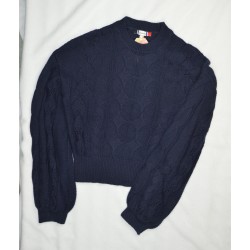 pull bleu foncé