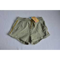Short kaki