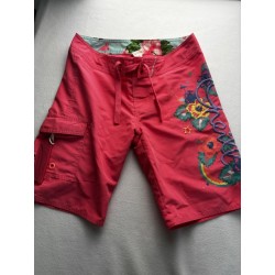 Short rose a fleur