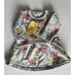 Robe grise à fleurs